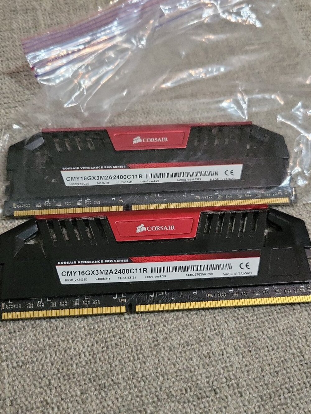 Corsair Vengeance Pro 16GB (2x8GB) DDR3 2400MHz ram computer desktop PC pcpart